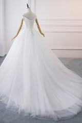 Amazing V-neck Lace Tulle Ball Gown Wedding Dress