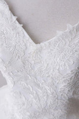 Amazing V-neck Lace Tulle Ball Gown Wedding Dress