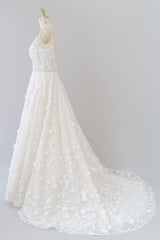 Awesome Appliques A-line Tulle Wedding Dress