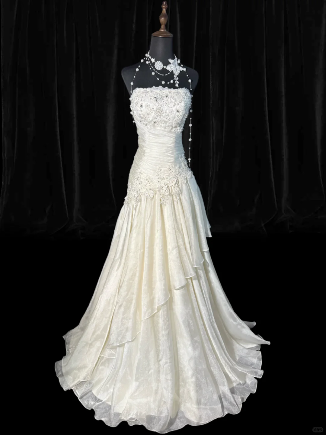 Elegant Ivory Applique Beaded Evening Gown A-Line Strapless Party Dress Floor Length Formal Dress HZ1024
