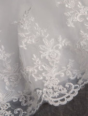 Ball Gown Princess Wedding Dresses Ivory Lace Beaded Chains Off The Shoulder Bridal Dress