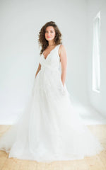 A-Line Sleeveless V-Neck Lace Satin Weddig Dress