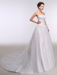 Ball Gown Wedding Dress Sweatheart Strapless Embroidered Beading Sequins Bridal Gown Chapel Train Bridal Dress