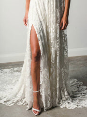V-Neck Beach Wedding Dress White Sleeveless Backless Lace Split Long Bridal Gowns