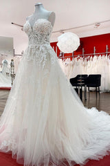 Mooie lange A-lijn strapless tule ivoor trouwjurk met appliques kant