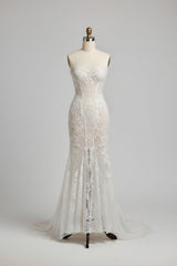 Beautiful Sweetheart Sleeveless Appliques Lace Mermaid Wedding Dress