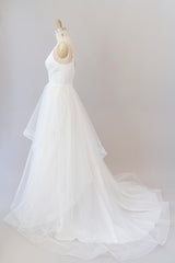 Mooie witte lange A-Line V-hals tule tule backless trouwjurk