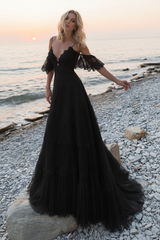 Deep V Neck A Line Boho Wedding Dresses Lace Short Sleeve Bridal Gown With Sweep Train