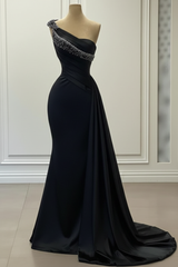 Delicate One-Shoulder Beaded Sleeveless Ruched Satin Wedding Dress