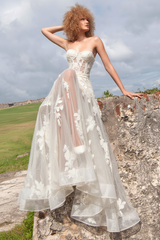 Black Gothic Wedding Dresses A-Line Strapless Sleeveless Lace Bridal Gown