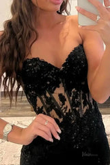 Black Satin Lace Mermaid Prom Dress 2025 with Sweetheart Neck & Slit – FD5016
