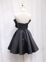 Robe de bal courte en satin de cou en cœur noir, robe de retour noire