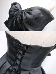 Robe de bal courte en satin de cou en cœur noir, robe de retour noire
