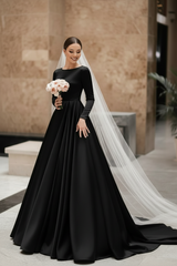 Long Sleeves Vintage Wedding Dress Jewel Neck Satin Chapel Train Pleated Bridal Dress