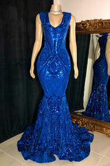 Bling Red Appliques V-Neck Sleeveless Prom Dress