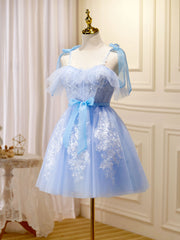 Robe de bal courte bleue, robe de retour à la maison mignonne bouffée avec dentelle