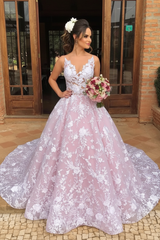 V Neck White Lace Aline Wedding Dress Sleeveless Tulle Ball Gown with Appliques
