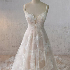 Boho White A-Line Lace Appliques Wedding Dress
