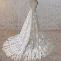 Boho White A-Line Lace Appliques Wedding Dress