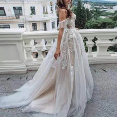 Bohemian Lace Wedding Dresses Tulle Illusion Applique Sweep Train Gown