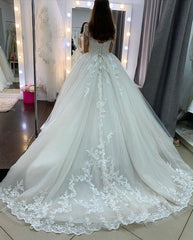 Hot Ball Gown Lace Wedding Dresses Long Sleeves Bridal Wear