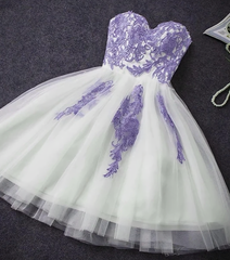 Couple simple en dentelle avec une robe de fête à la maison courte, belle robe formelle 2024