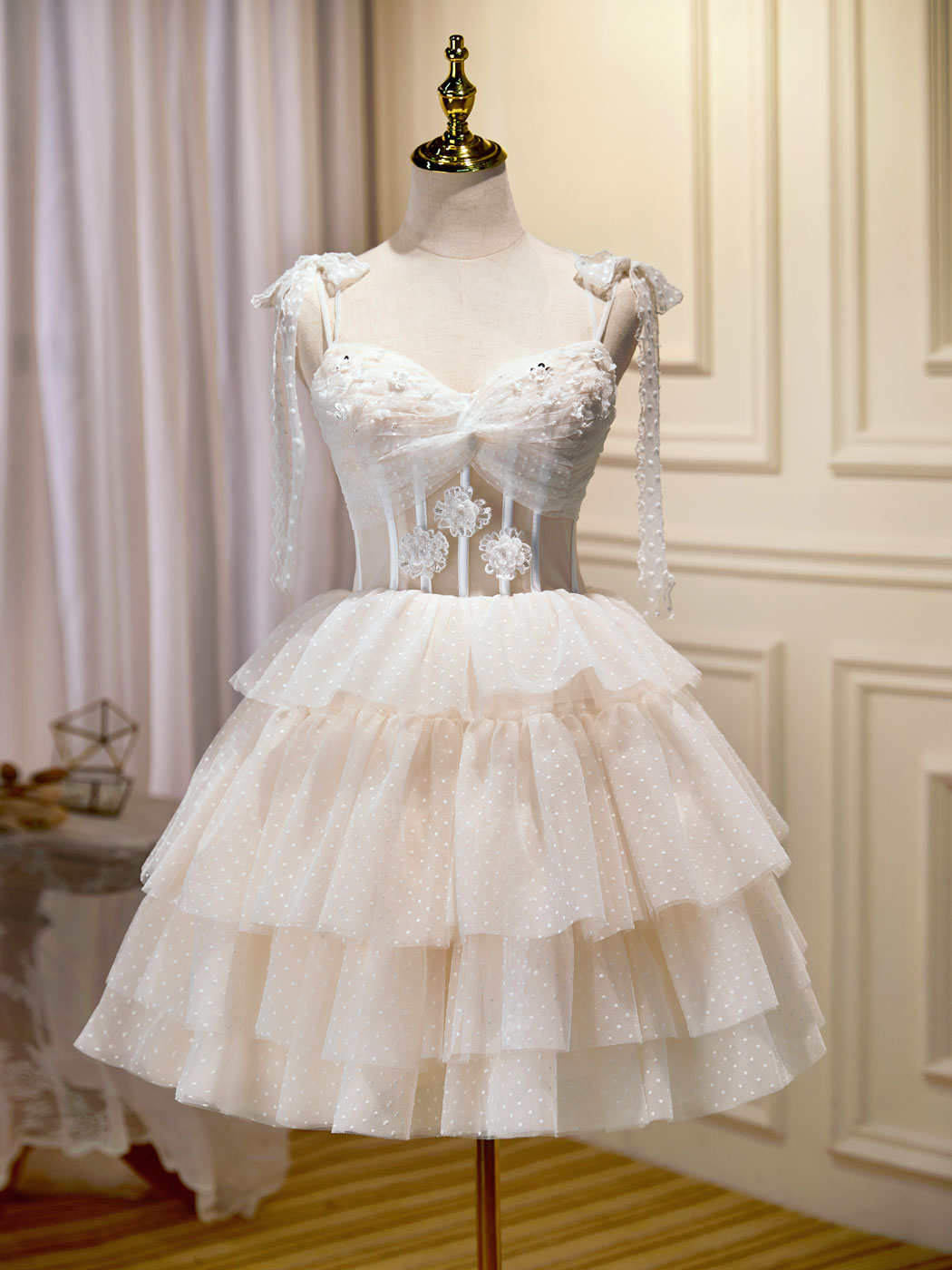 Champagne Mini / Robe de bal courte, robe de retour à la maison gonflée avec dentelle