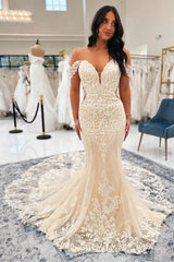 Off-the-Shoulder Sweetheart Ivory Lace Wedding Dress Mermaid Bridal Gown