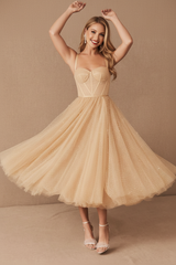 White Short Bridal Dress A-Line Sweetheart Pearls Tea Length Wedding Dress Spaghetti Straps