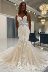 Spaghetti Straps White Mermaid Wedding Dress V-neck Tulle Lace Bridal Gown