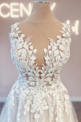Charming Jewel A-Line Lace Tulle Wedding Dress with Applique