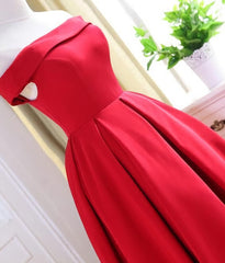 Charmant satin rouge de l'épaule robe de retour, robe de fête
