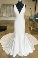 Elegant White Plunge V Open Back Trumpet Long Bridal Gown