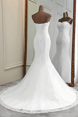Chique lange zeemeermin strapless kanten appliques trouwjurk
