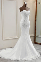 Chique lange zeemeermin strapless kanten appliques trouwjurk