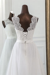 Chic Long Wedding Dress with Lace Appliques