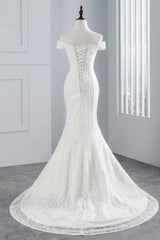 Chic Off-the-Shoulder Long Mermaid Wedding Dress with Lace