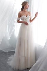 Chic Off-the-Shoulder Tulle Wedding Dress Long
