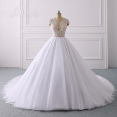 Classic Cap sleeves V neck White Ball Gown Lace Wedding Dress