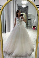 Classy A-Line Tulle Wedding Dress With Appliques Lace & Bowknot Sash