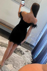 Black Lace Sweetheart Feathers Short Homecoming Dress