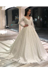 Elegant A-line Deep V-neck Long Sleeves Wedding Dress with Appliques Lace