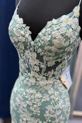 Elegant Lace Mermaid Prom Dresses 2025 with Spaghetti Strap & V-Neck – FD5073