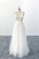 Elegante lange A-lijn V-hals Appliques Tule Backless trouwjurk