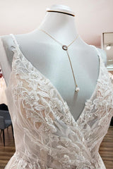 Elegante lange A-Line V-nek Mouwloze ruches Backless trouwjurk