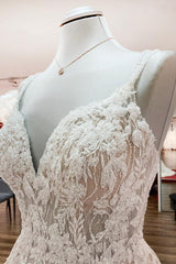 Elegante lange A-Line V-nek Mouwloze ruches Backless trouwjurk