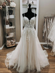Elegante lange A-Line V-nek Spaghetti-riemen Lace Tule trouwjurken