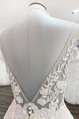 Elegante lange A-Line V-nek Tule kant open achterkant trouwjurk