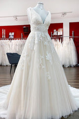 Elegante lange prinses V-hals tulle Backless trouwjurk met kant