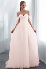 Elegant Long Tulle Wedding Dress with Off-the-Shoulder Design